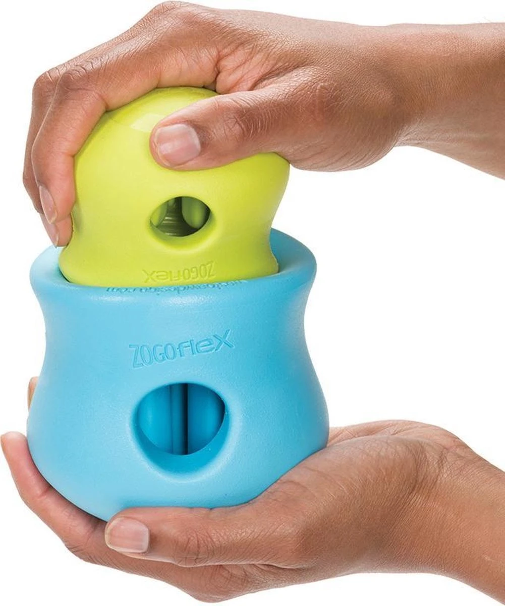 West Paw Toppl Zogoflex - Uitdagend En Sterk Speelgoed Voor Honden - Slowfeeder - Vulbaar Met Voer Of Snacks - Kleur: Groen, Maat: Large 12 West Paw Toppl Zogoflex - Uitdagend En Sterk Speelgoed Voor Honden - Slowfeeder - Vulbaar Met Voer Of Snacks - Kleur: Groen, Maat: Large - Afbeelding 10
