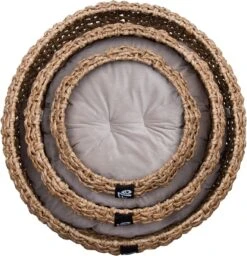 District 70 COCOON - Luxe Hondenmand Van Duurzaam Hoogwaardig Riet Met Zacht Kussen - Maten S/M/L - Large 39 District 70 COCOON - Luxe Hondenmand Van Duurzaam Hoogwaardig Riet Met Zacht Kussen - Maten S/M/L - Large -Hondenserie Winkel 1156x1200