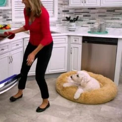 Peaceful Pooch L - Pluizig Hondenbed - 94cm Diameter - Opvouwbaar - In Verschillende Maten. Kattenbed - Wasbaar - Uitneembare Vulling - Ontspant Gewrichten En Spieren - Anti-slip Noppenbodem 11 Peaceful Pooch L - Pluizig Hondenbed - 94cm Diameter - Opvouwbaar - In Verschillende Maten. Kattenbed - Wasbaar - Uitneembare Vulling - Ontspant Gewrichten En Spieren - Anti-slip Noppenbodem -Hondenserie Winkel 1200x1200 192