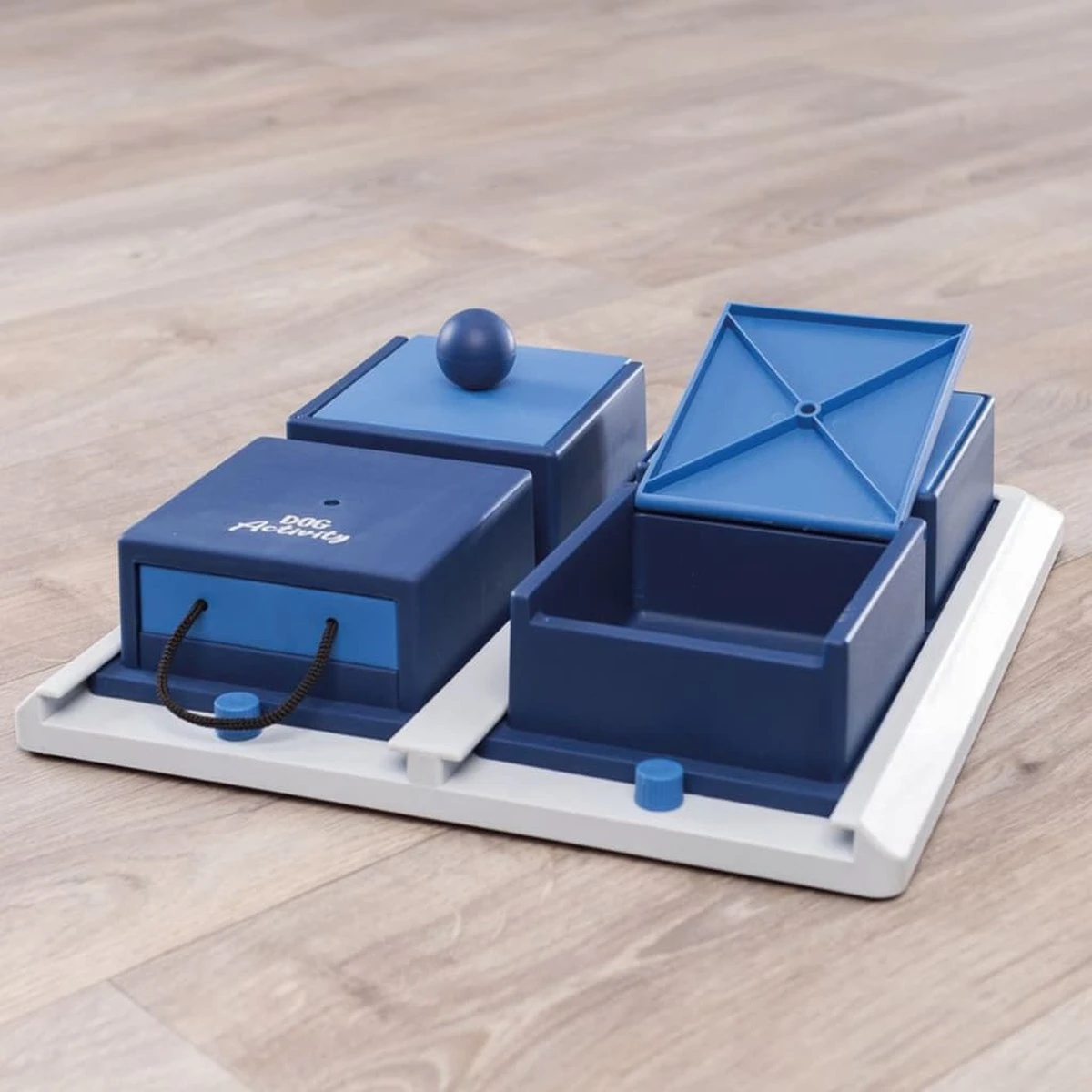 Trixie Dog Activity Poker Box 1 - 31X31 CM 8 Trixie Dog Activity Poker Box 1 - 31X31 CM - Afbeelding 6