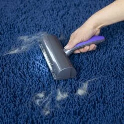 FurDaddy Batterij-aangedreven - Huisdier Haar Verwijderaar Voor Kleding - Herbruikbare Pluizenroller Voor Moeiteloze Verwijdering Van Kattenhaar & Hondenhaar - Zelfreinigende Pluizenborstel Voor Tapijt, Bank, Auto, Bed -Hondenserie Winkel 1200x1200 968