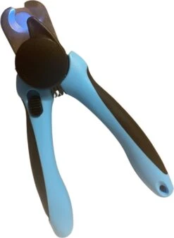 WVspecials® Professionele Dieren Nagelschaar Met Led Licht - Dieren Nagelschaar - Nagelschaar Hond - Honden Nagelknipper - Hondennagels - Honden Knip Schaar - Nageltang - Met LED Licht, Veiligheidsstop En Nagelvijl - Black Friday - Sinterklaas 9 WVspecials® Professionele Dieren Nagelschaar Met Led Licht - Dieren Nagelschaar - Nagelschaar Hond - Honden Nagelknipper - Hondennagels - Honden Knip Schaar - Nageltang - Met LED Licht, Veiligheidsstop En Nagelvijl - Black Friday - Sinterklaas -Hondenserie Winkel 877x1200 3