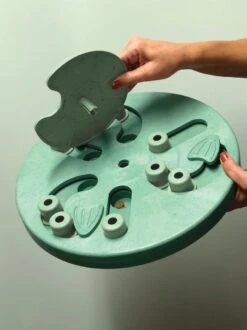 Nina Ottosson Dog Worker Composiet 34,5x34,5x5 Cm -Hondenserie Winkel 899x1200 8